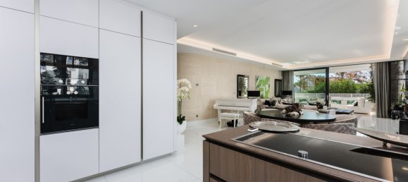 4 bedrooms Duplex in Marbella, Spain No. 130442 4