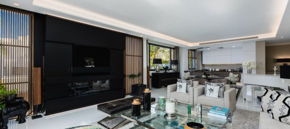 4 bedrooms Duplex in Marbella, Spain No. 130442 2