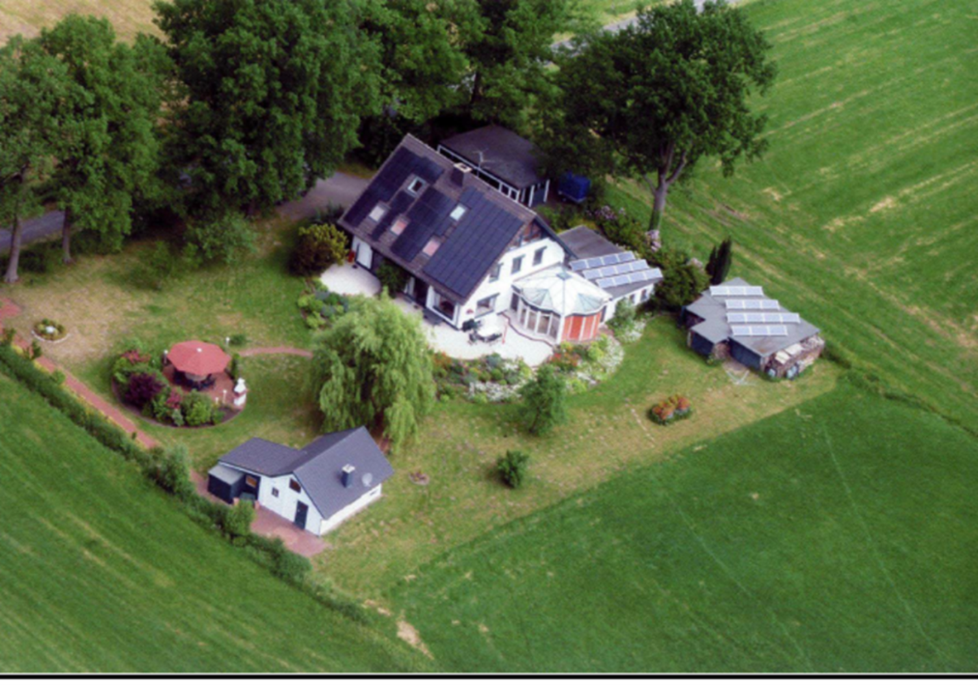 Таунхаус с 10 комнатами в Гютерсло, Германия № 326195