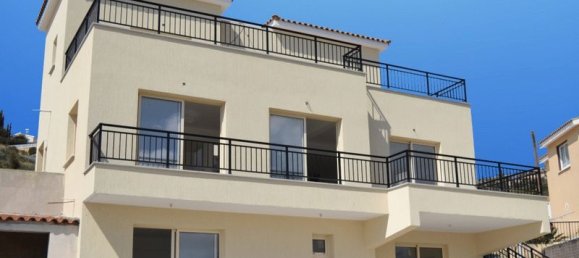 4 bedrooms Villa in Pegeia, Cyprus No. 9383 8