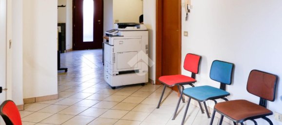 Oficina de 2 habitaciónes en Chiari, Italy No. 54746 2