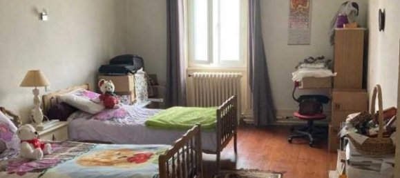 Edificio de 1 dormitorio en Pont-de-Veyle, France No. 202797 7