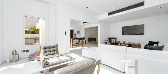 4 bedrooms Villa in Meadows, UAE No. 95900 4