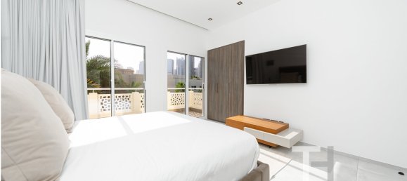 4 bedrooms Villa in Meadows, UAE No. 95900 24