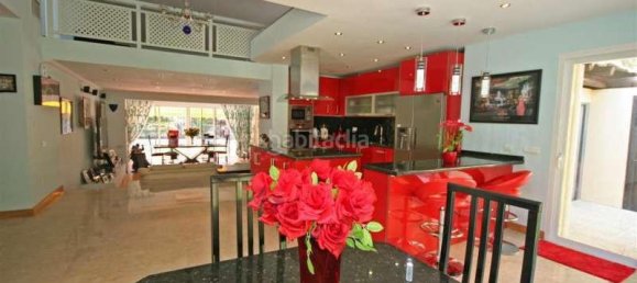 4 Schlafzimmer Villa in Marbella, Spain, Nr. 19512 13