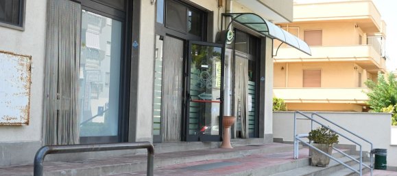 Gewerbliche Immobilie in Monopoli, Italy 180m², Nr. 327493 2