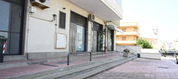 Gewerbliche Immobilie in Monopoli, Italy 180m², Nr. 327493 3