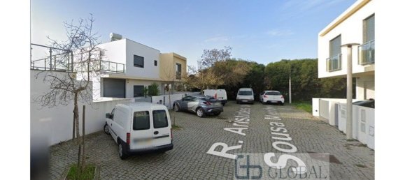 4 bedrooms House in Barreiro, Portugal No. 85050 4