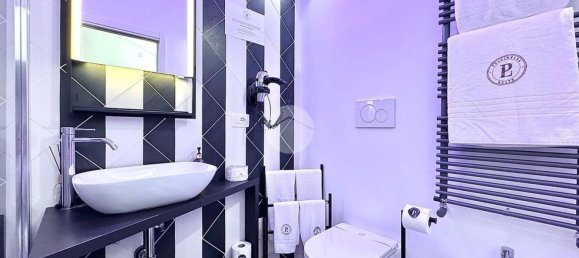 4 bedrooms Apartment in Naples, Italy No. 340027 12