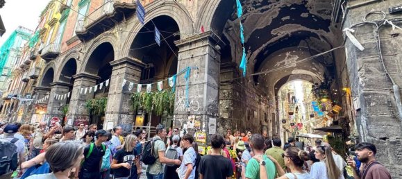 4 bedrooms Apartment in Naples, Italy No. 340027 14