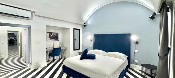 4 bedrooms Apartment in Naples, Italy No. 340027 10