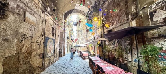 4 bedrooms Apartment in Naples, Italy No. 340027 4