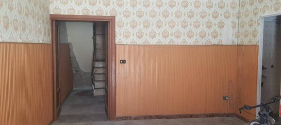 5 rooms House in Cimitile, Italy No. 23893 3