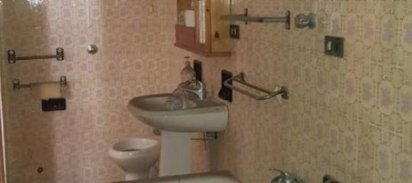 5 rooms House in Cimitile, Italy No. 23893 17