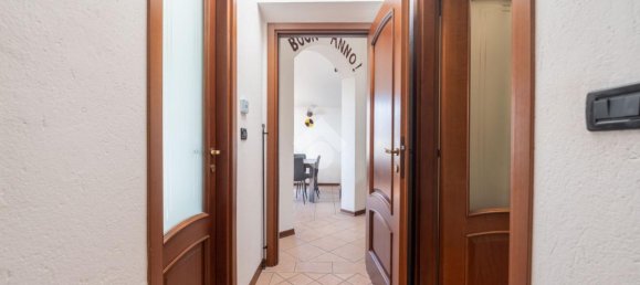 4-salle Appartement à Busca, Italy No. 21829 10