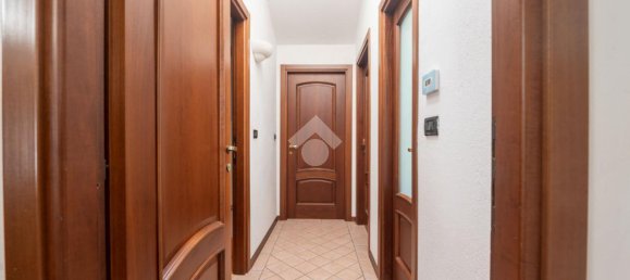 4-salle Appartement à Busca, Italy No. 21829 15