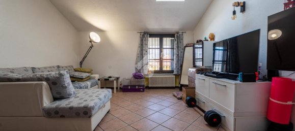4-salle Appartement à Busca, Italy No. 21829 9