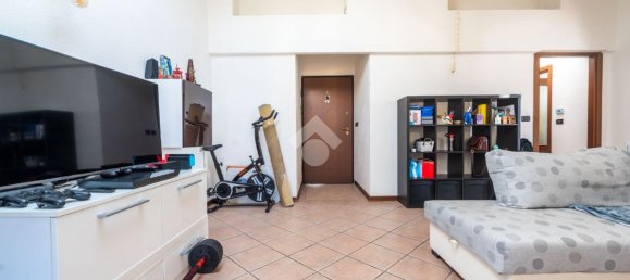 4-salle Appartement à Busca, Italy No. 21829 6