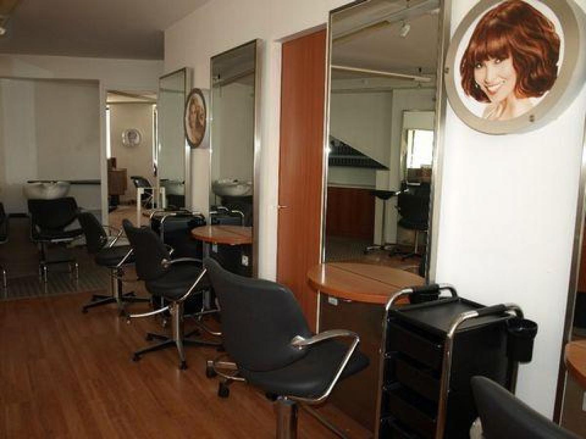  مكتب في Auxerre, France 67متر مربع رقم 17974