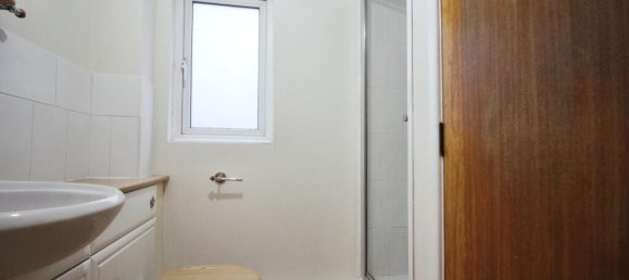 1 bedroom Apartment in Wanstead, United Kingdom No. 4628 4