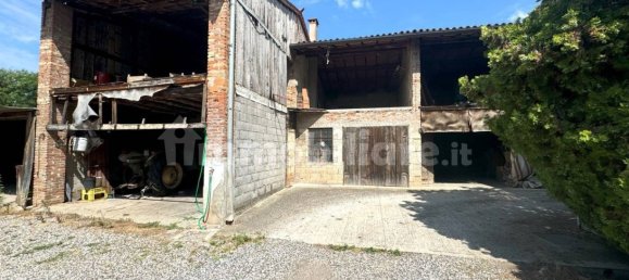 4 bedrooms House in Verona, Italy No. 370400 5