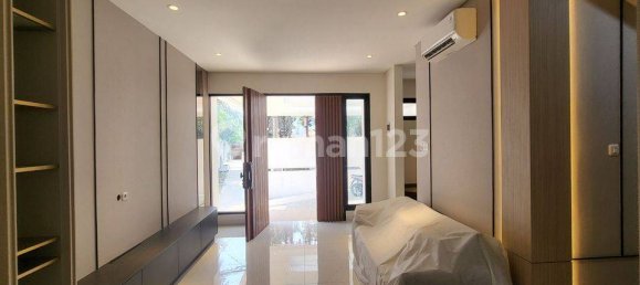 3 bedrooms House in Kebon Jeruk, Indonesia No. 1350 41