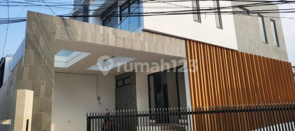 3 bedrooms House in Kebon Jeruk, Indonesia No. 1350 32