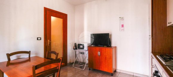 4 rooms Apartment in L'Aquila, Italy No. 15083 5
