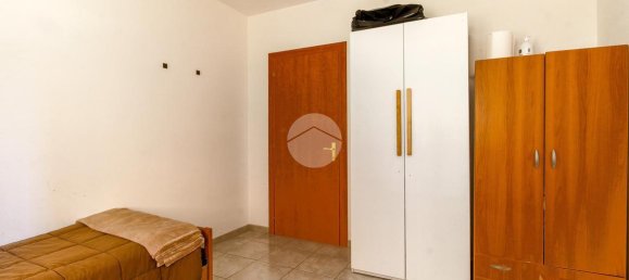 4 rooms Apartment in L'Aquila, Italy No. 15083 15