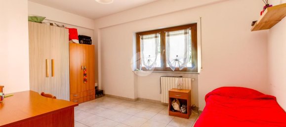4 rooms Apartment in L'Aquila, Italy No. 15083 16