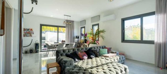 5 bedrooms Villa in Germasogeia, Cyprus No. 17687 8