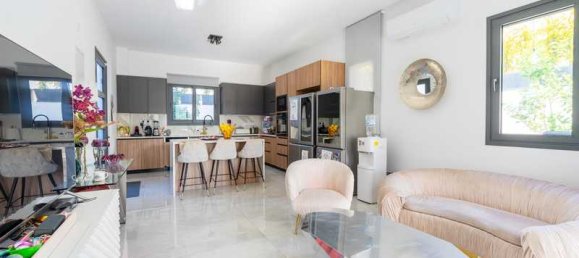 5 bedrooms Villa in Germasogeia, Cyprus No. 17687 5