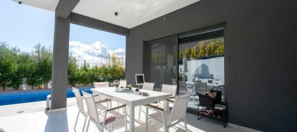 5 bedrooms Villa in Germasogeia, Cyprus No. 17687 3