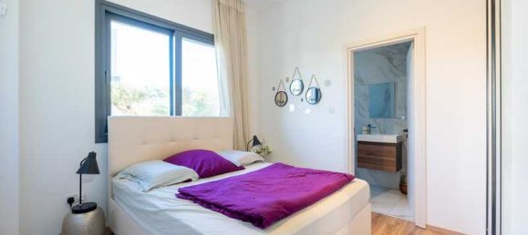 5 bedrooms Villa in Germasogeia, Cyprus No. 17687 9