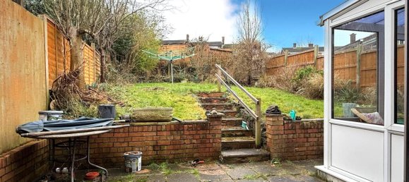 3 bedrooms House in Chatham, United Kingdom No. 10772 4