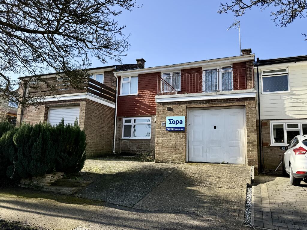 3 bedrooms House in Chatham, United Kingdom No. 10772