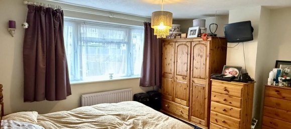 3 bedrooms House in Chatham, United Kingdom No. 10772 3