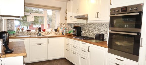 3 bedrooms House in Chatham, United Kingdom No. 10772 5