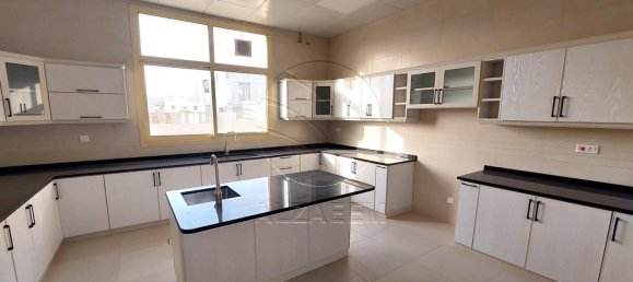 Villa T5 em Khalifa City, UAE N.º 29506 9