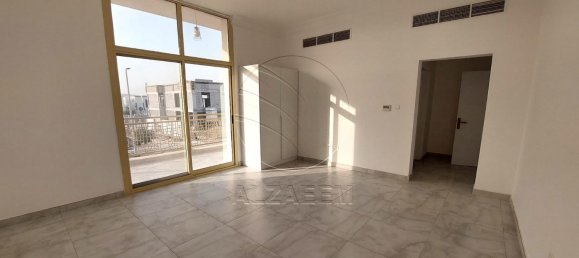 Villa T5 em Khalifa City, UAE N.º 29506 11