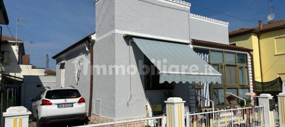 2 bedrooms House in Tresignana, Italy No. 348834 2