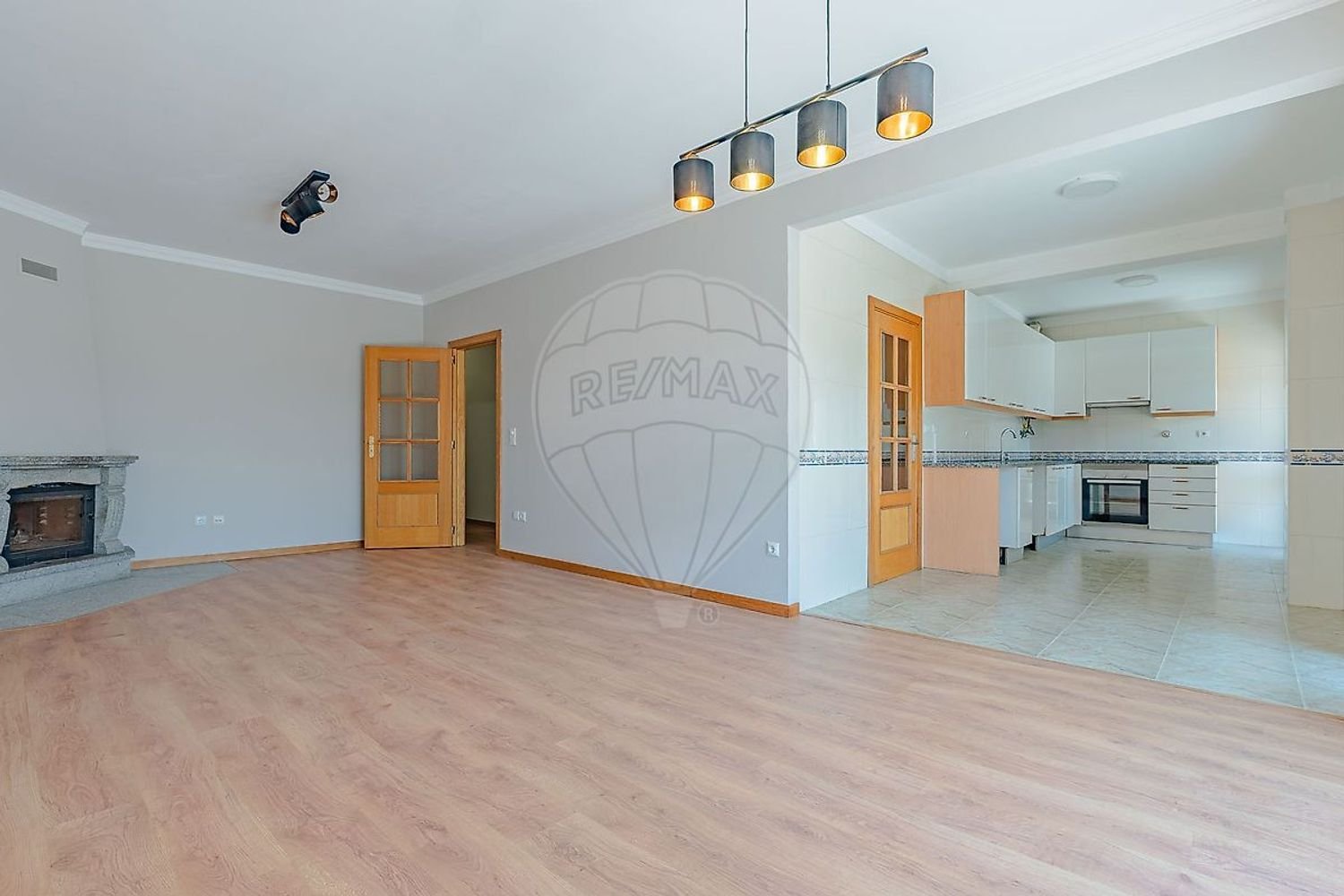 Apartamento de 3 dormitorios en Argoncilhe, Portugal No. 236185