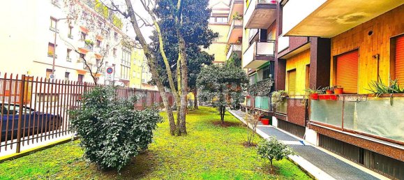 1 bedroom Apartment in Milan, Italy No. 374350 19
