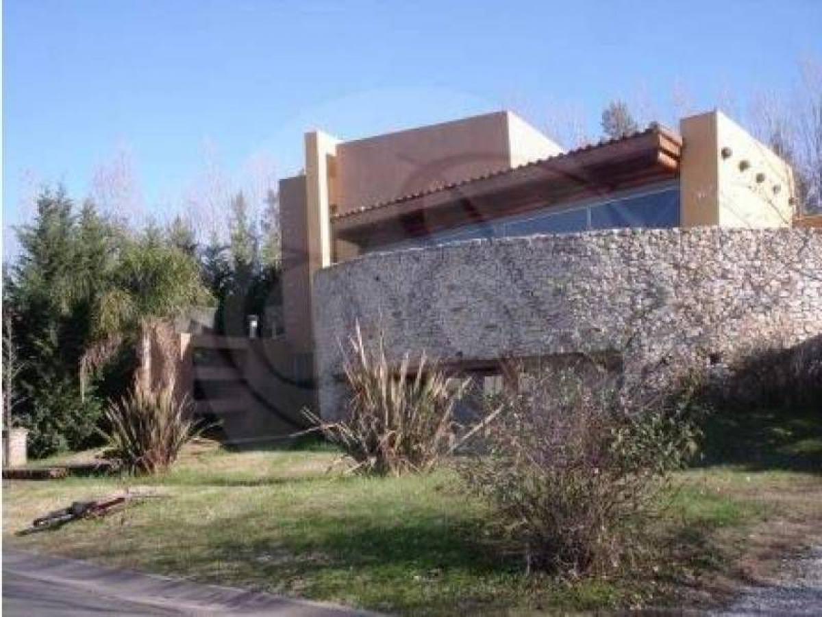 Casa de 4 dormitorios en Pilar, Argentina No. 66015