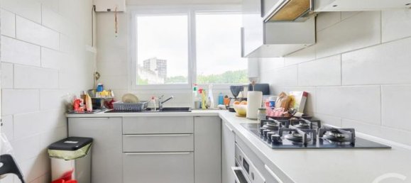 3 Schlafzimmer Wohnung in La Courneuve, France, Nr. 313689 8