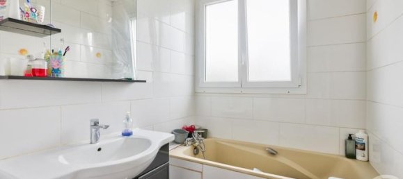 3 Schlafzimmer Wohnung in La Courneuve, France, Nr. 313689 13