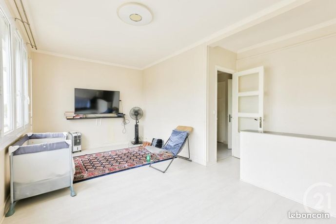 3 Schlafzimmer Wohnung in La Courneuve, France, Nr. 313689