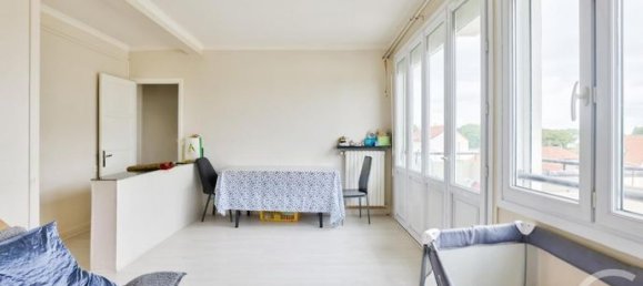 3 Schlafzimmer Wohnung in La Courneuve, France, Nr. 313689 4