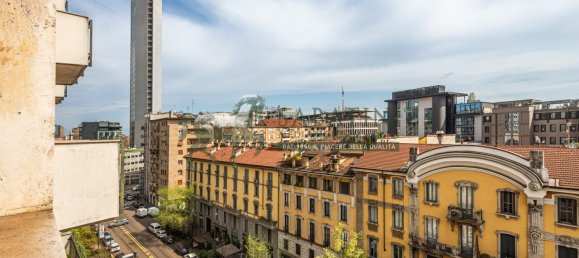 4 bedrooms Apartment in Milan, Italy No. 291808 9