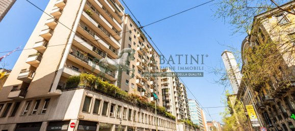 4 bedrooms Apartment in Milan, Italy No. 291808 3